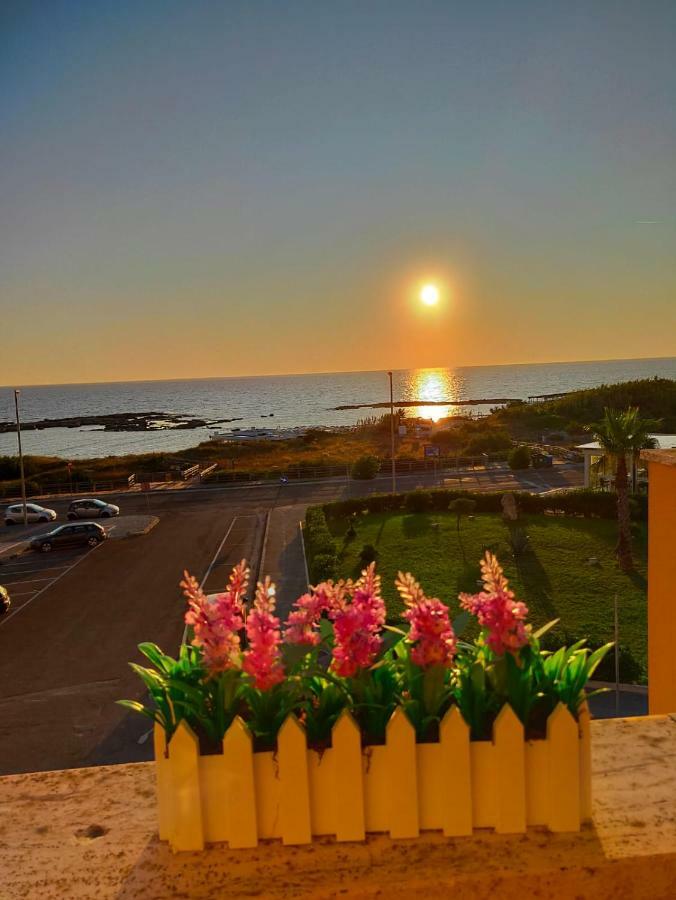 Bilocale Punta Rosa - Fronte Spiaggia Otranto Exterior photo